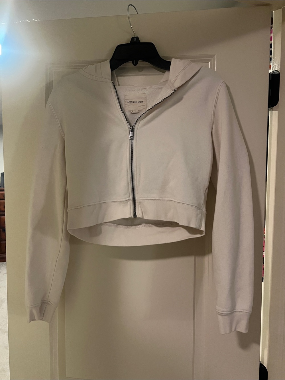 American Eagle Outfitters Cropped Zip Hoodie in Off-White